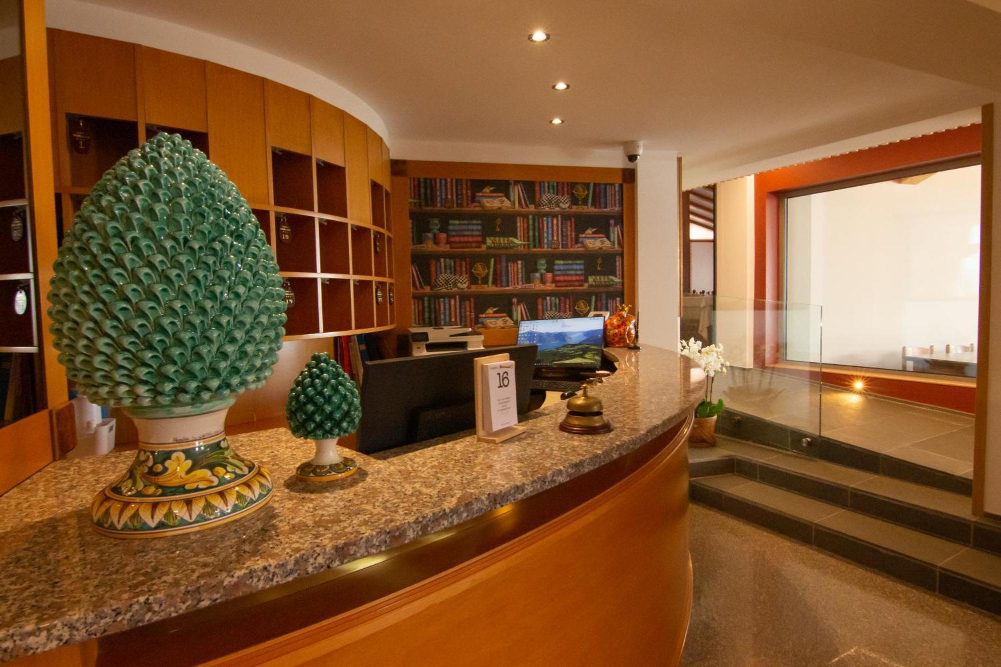 Hotel Miralago 3*